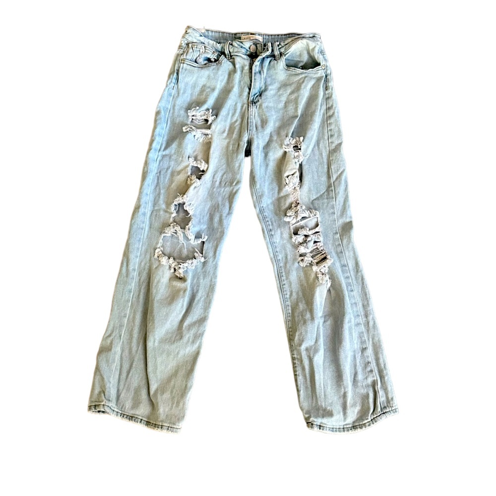 {Almost Famous} SUPER HIGH RISE Wide pant leg Distressed Jeans